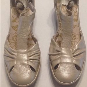Fly London Shoes New Sz 38 Champagne Wedge Leather